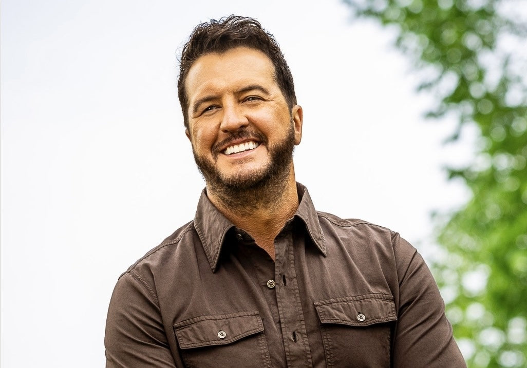 Luke Bryan Announces
